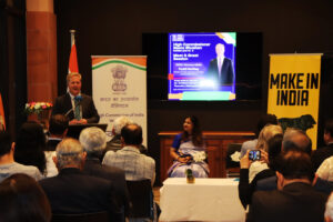 मंत्री टॉड मैकले – भारतीय समुदाय को संबोधित करते हुए