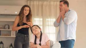 पेरेंट्स की 5 गलतियों के चलते बच्चे बना लेते हैं दूरी, छीन जाता है बचपन, जानें कैसे रखें हेल्दी रिलेशनशिप