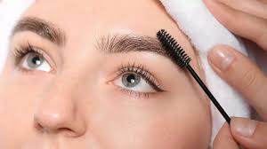 भौहें भरने की कोई जरूरत नहीं! अब अदरक के रस से काली और घनी होंगी आइब्रो, आयुर्वेदिक डॉ. का असरदार देसी जुगाड़