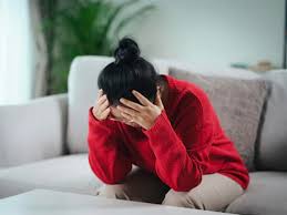 सोकर भी पूरी तरह खत्म क्यों नहीं हो रही थकान? आयरन की कमी से दिखते हैं ऐसे 10 लक्षण