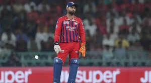 लखनऊ सुपर जायंट्स खुद को ही बर्बाद कर रही, ऐसे तो चैंपियन नहीं बन पाएंगे