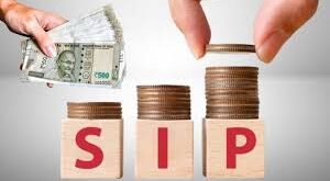 धड़ाधड़ SIP बंद कर रहे निवेशक, नए लोगों के जुड़ने की रफ्तार भी सुस्त, क्या खत्म हो रहा क्रेज?
