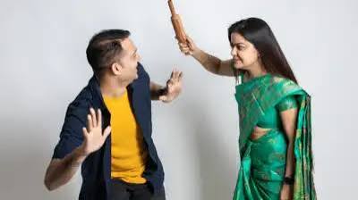 शादी का नाम सुनते ही क्यों पीछे हट जाती है आज की पीढ़ी, बचपन में छिपा है इसका जवाब